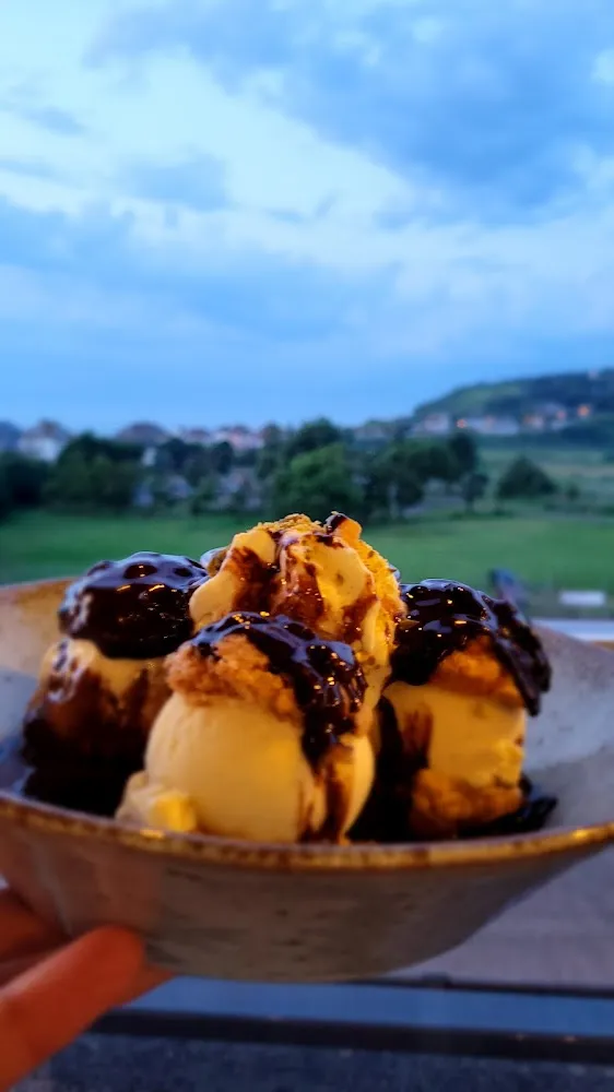 Profiteroles Maison Au Chocolat Chaud